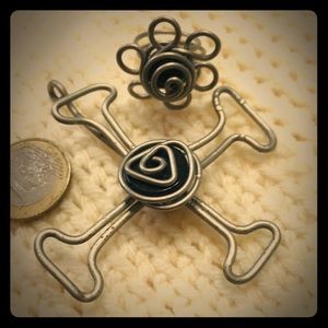💘🖤 vintage, metalwork, handmade cross and ring🖤
